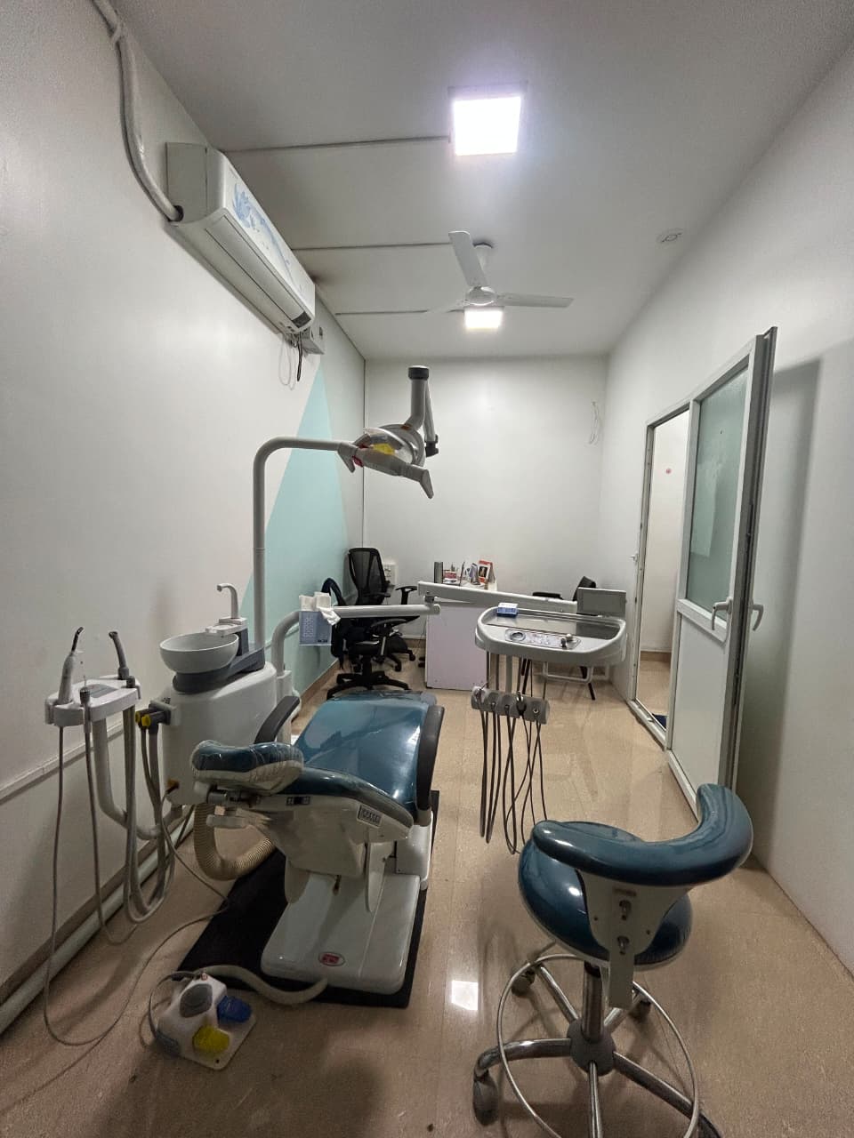 Ivory Dental Clinic equipment